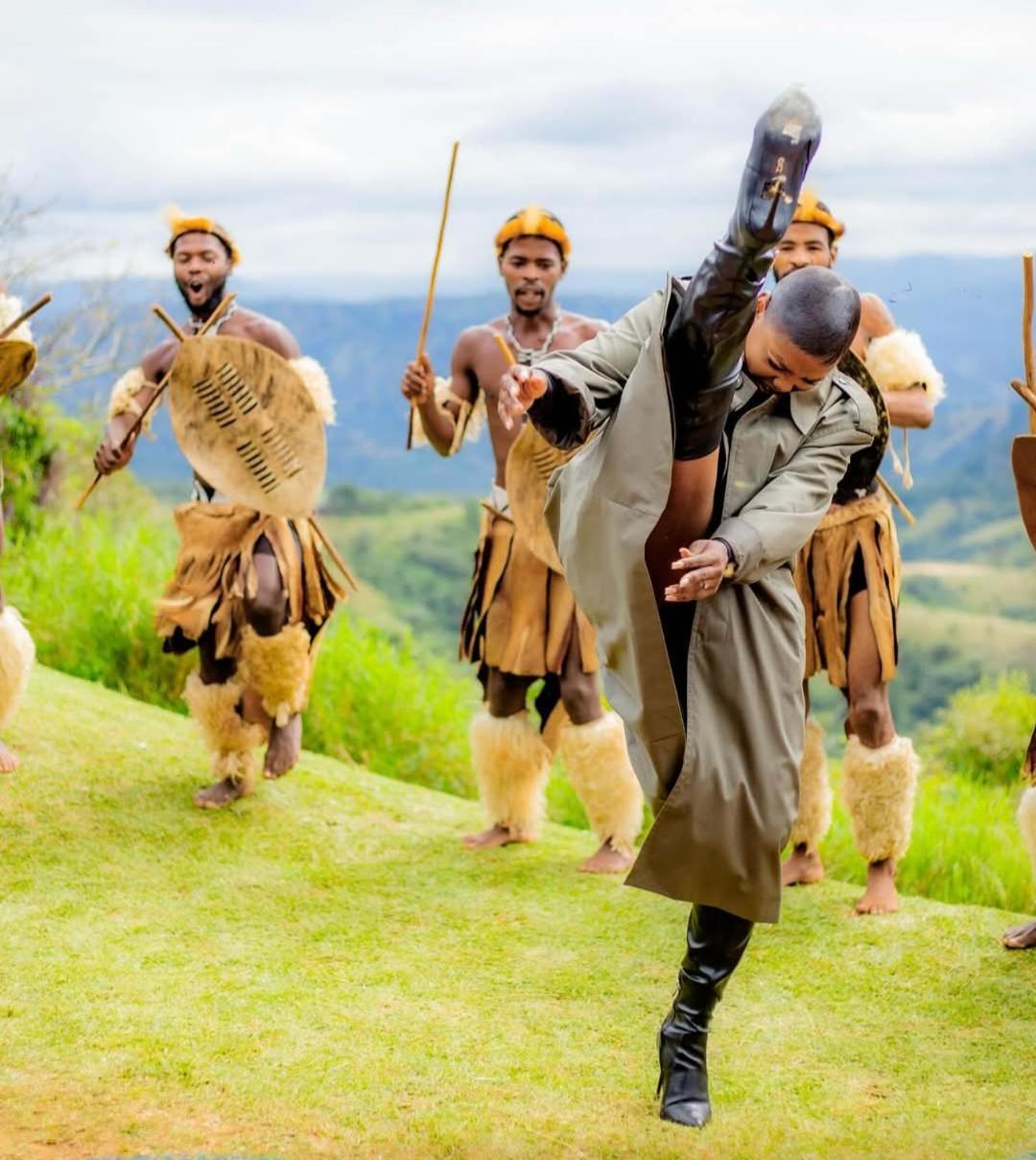 Phezulu Safari Park Villa Botha's Hill Екстериор снимка