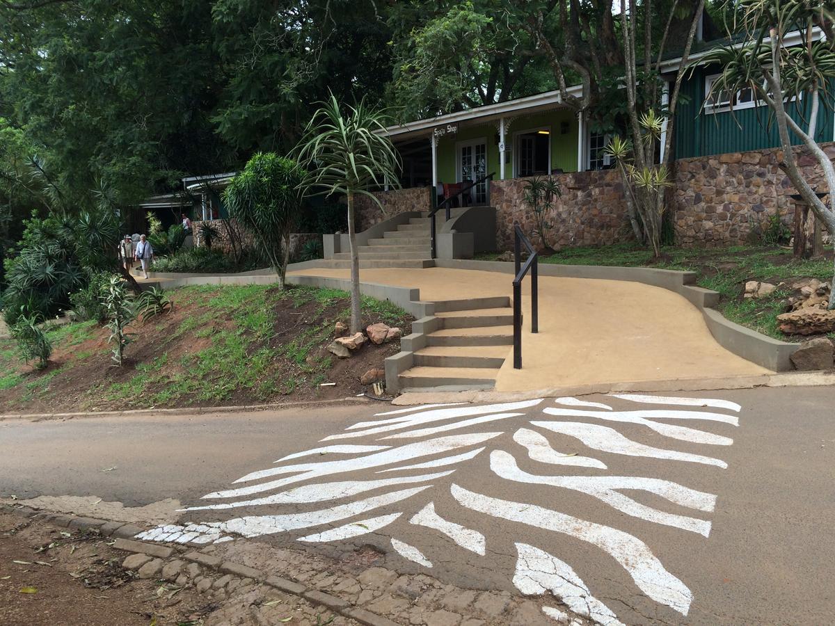Phezulu Safari Park Villa Botha's Hill Екстериор снимка