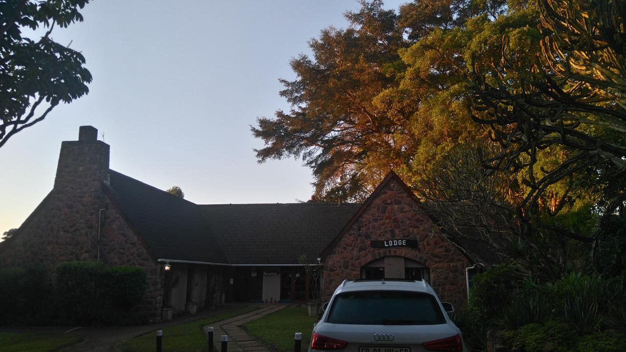 Phezulu Safari Park Villa Botha's Hill Екстериор снимка